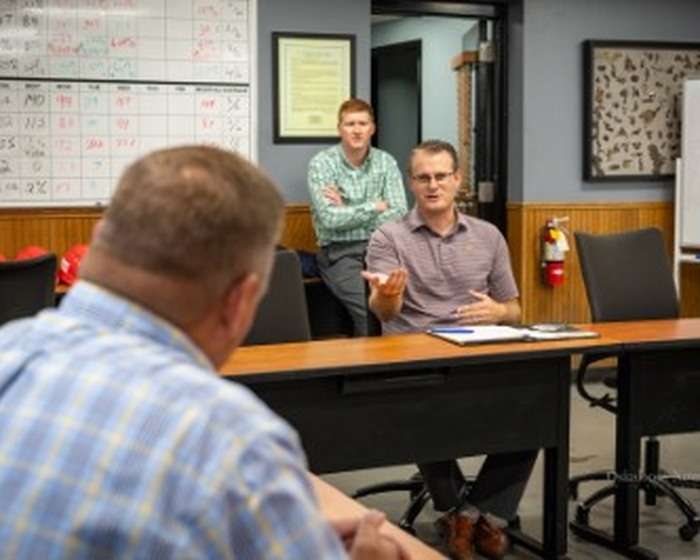 Clow Valve hosts Foundry tour for Iowa Lt. Governor